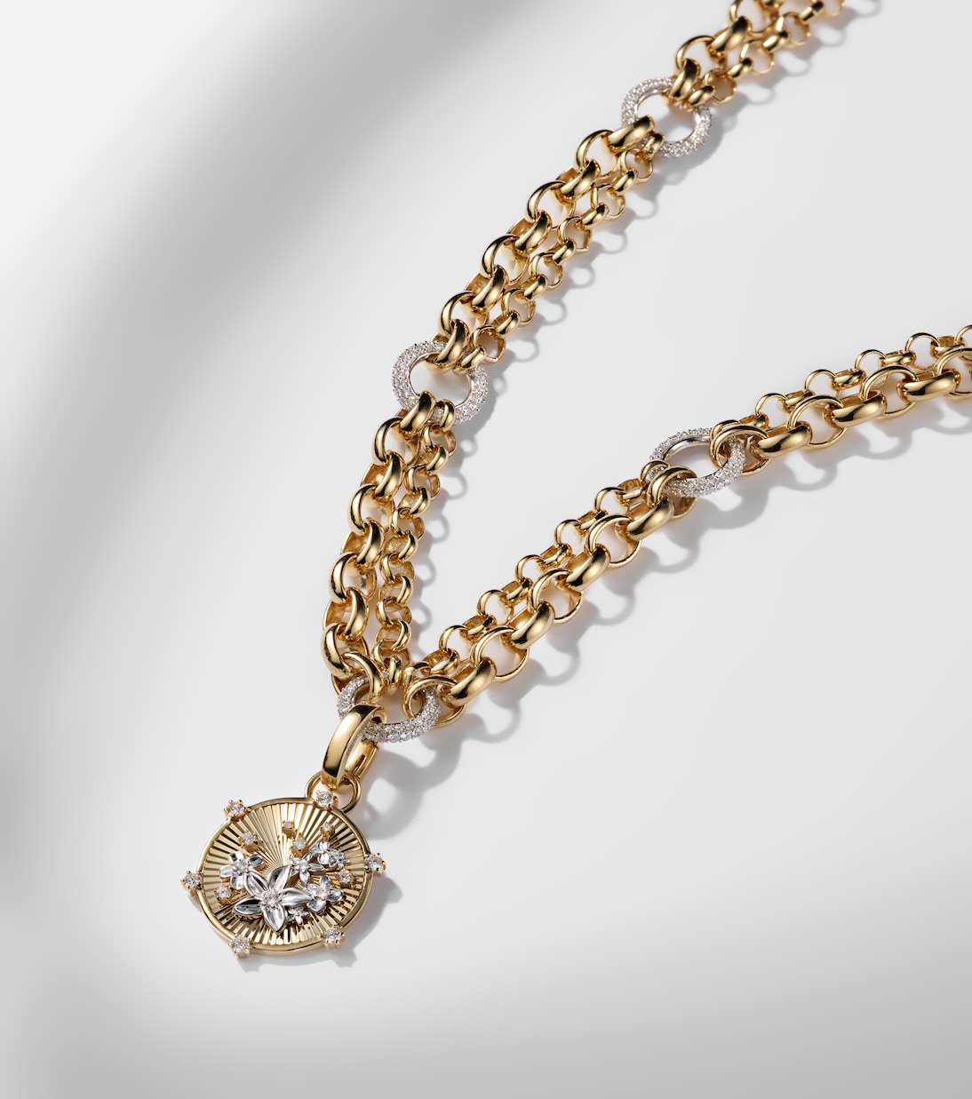 Blossoms Baby Medium 18kt gold (750/1000) pendant necklace with diamonds  | FoundRae