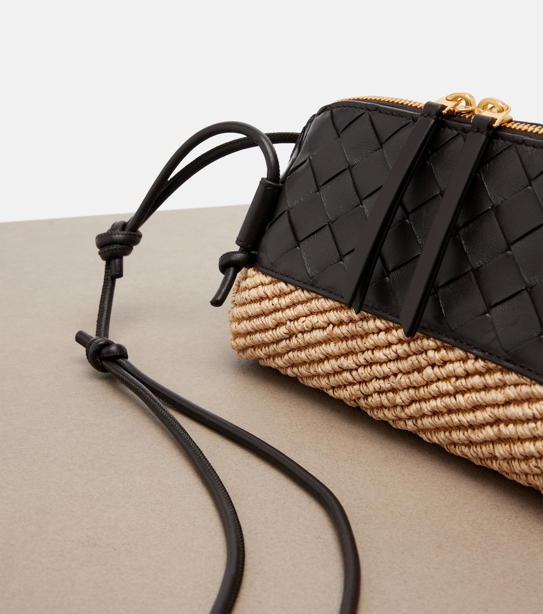 Schultertasche Concert Mini aus Raffiabast | Bottega Veneta