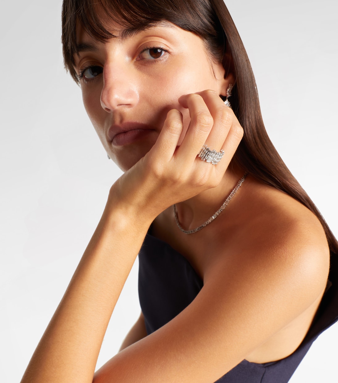 18kt white gold ring with diamonds | Suzanne Kalan