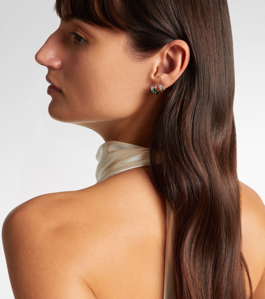 Serti Sur Vide 18kt white gold single earring with diamonds and emerald | Repossi