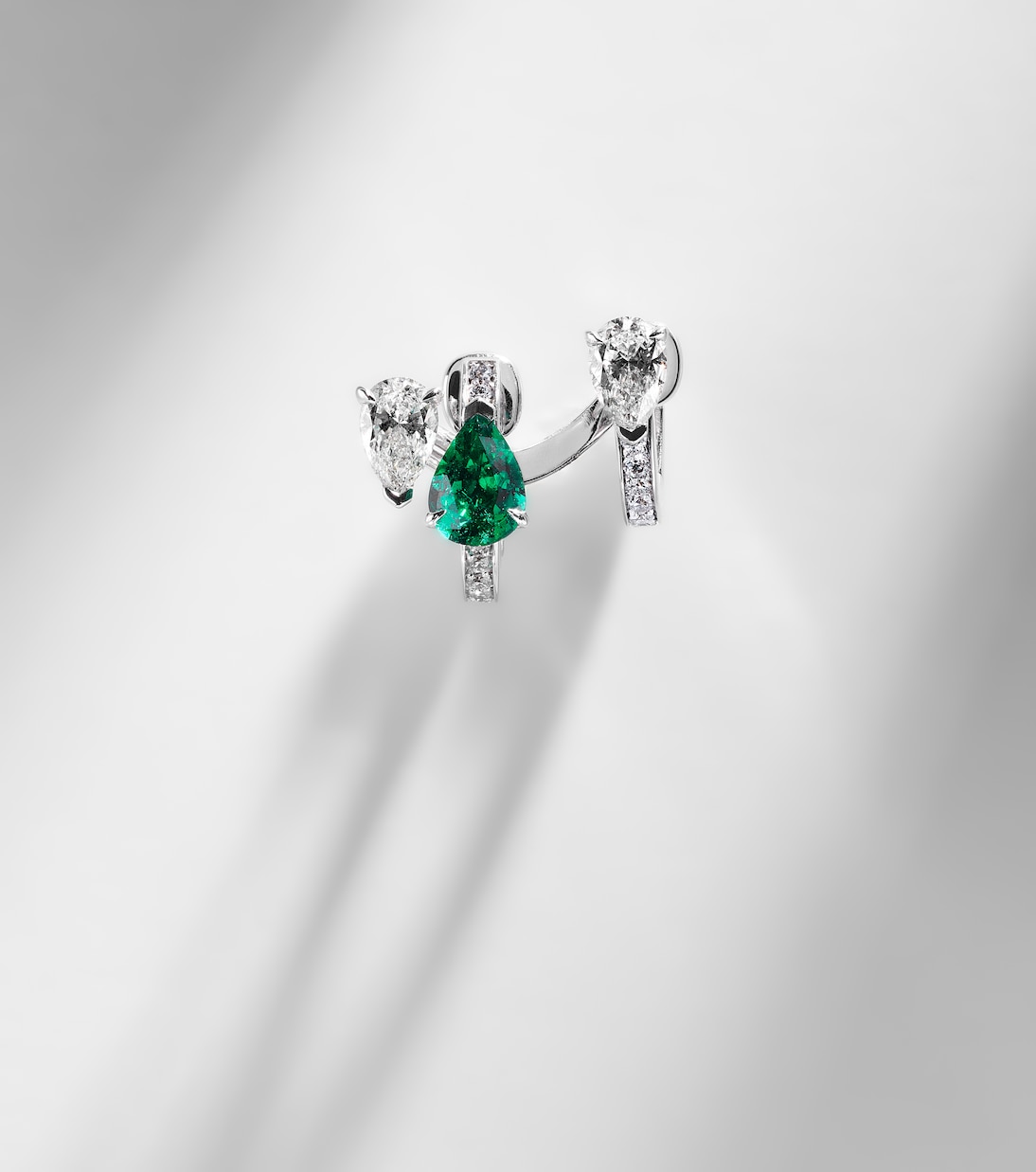 Serti Sur Vide 18kt white gold single earring with diamonds and emerald | Repossi