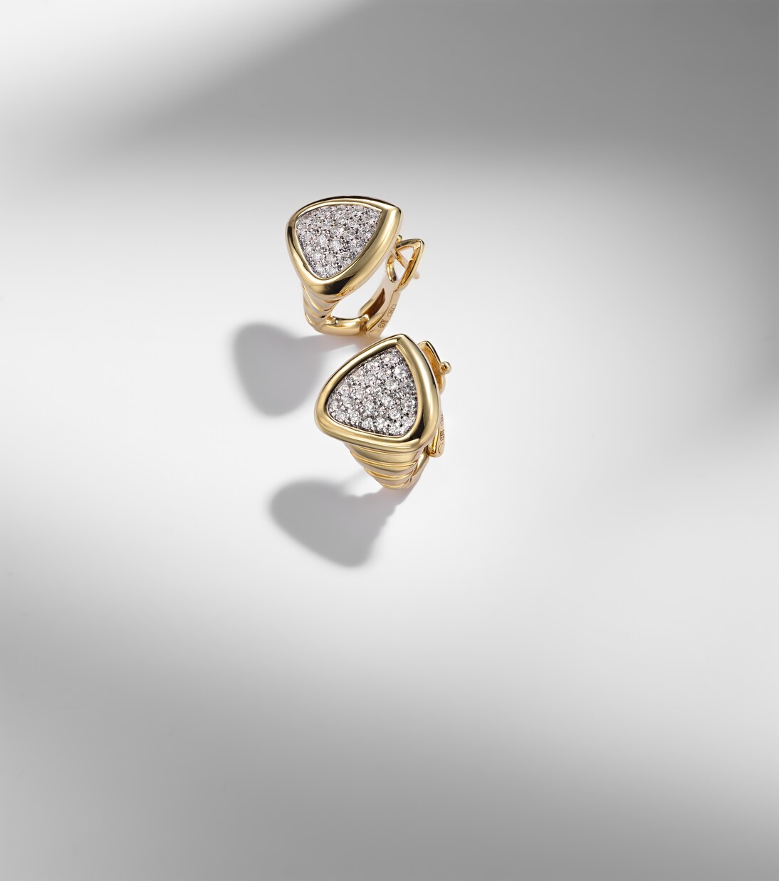 Orecchini Trisola in oro 18kt con diamanti | Marina B