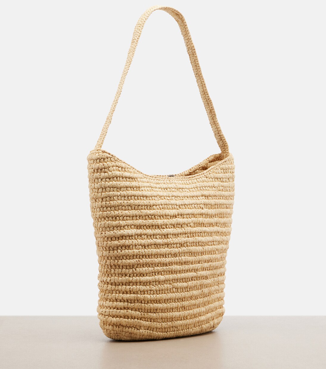 Schultertasche Alma Medium aus Raffiabast | The Row