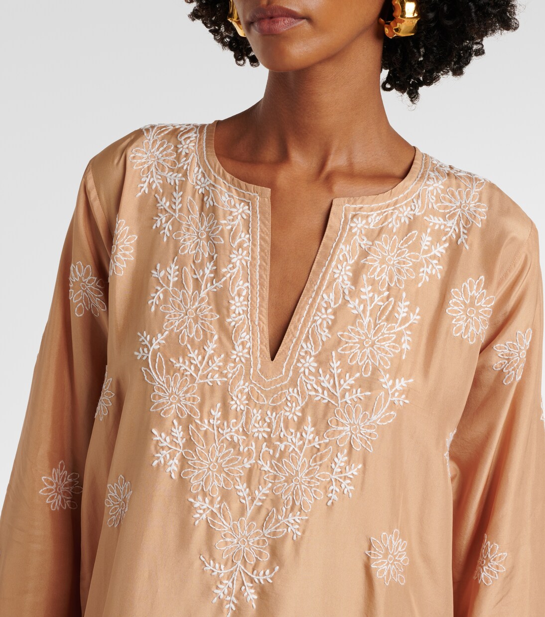 Cafetan brodé en soie | Juliet Dunn