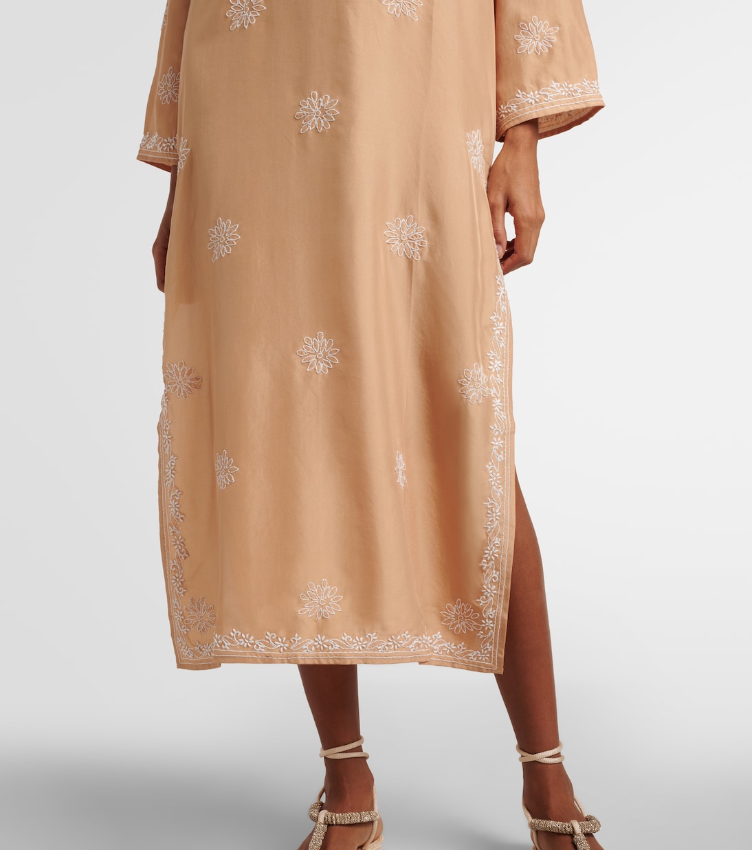 Cafetan brodé en soie | Juliet Dunn