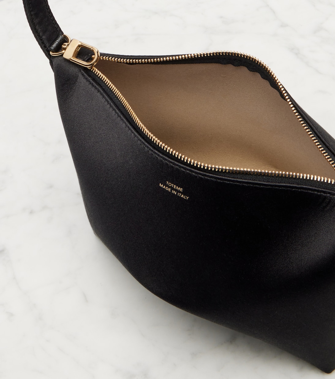 Schultertasche Scoop Mini aus Satin | Toteme