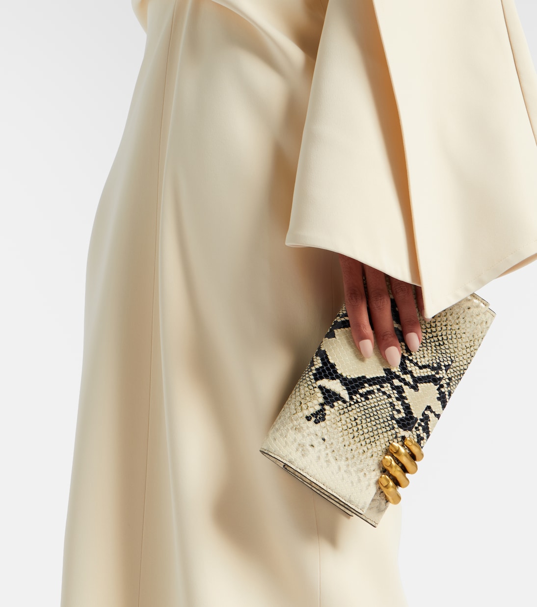 Clutch Sculpted Hand de piel grabada | Khaite