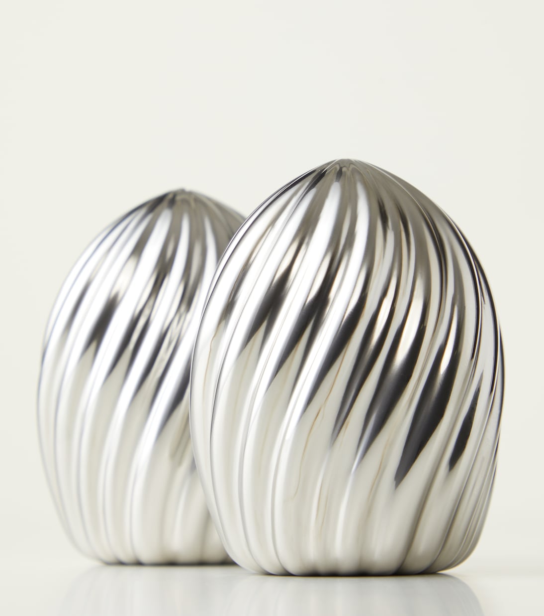 Ripple Spice Jewels salt and pepper shakers | L'Objet