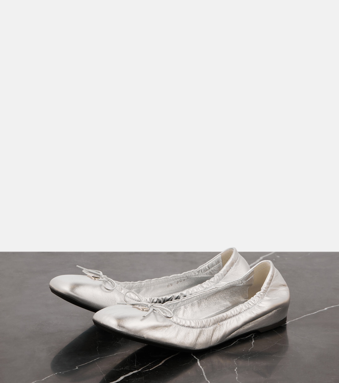 VLogo Signature leather ballet flats | Valentino Garavani