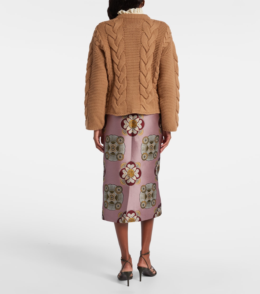 Verzierter Cardigan Portrait | La DoubleJ