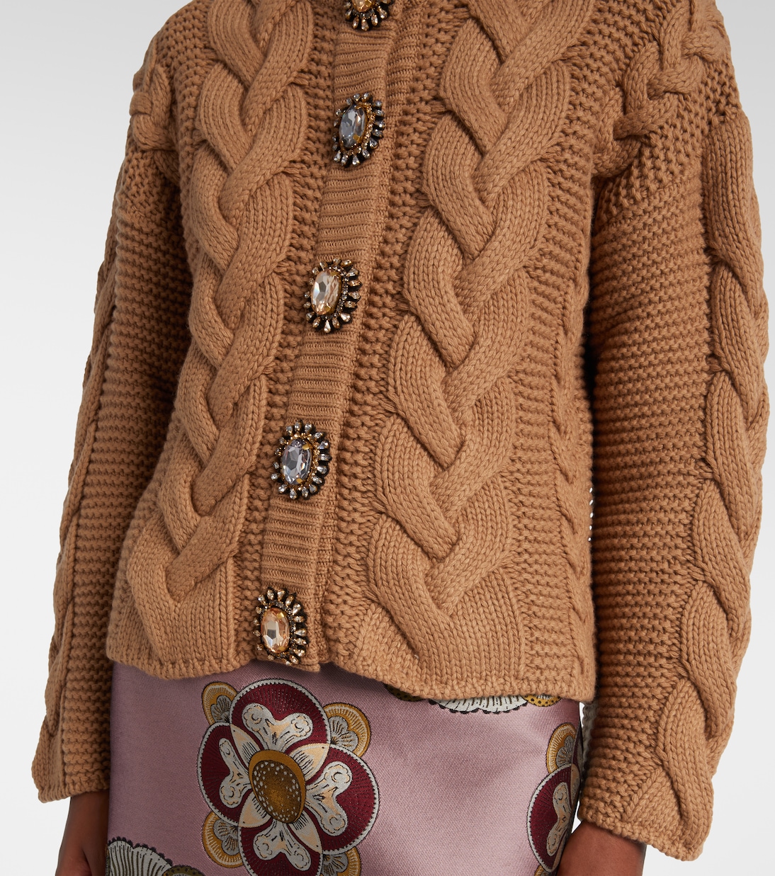 Verzierter Cardigan Portrait | La DoubleJ