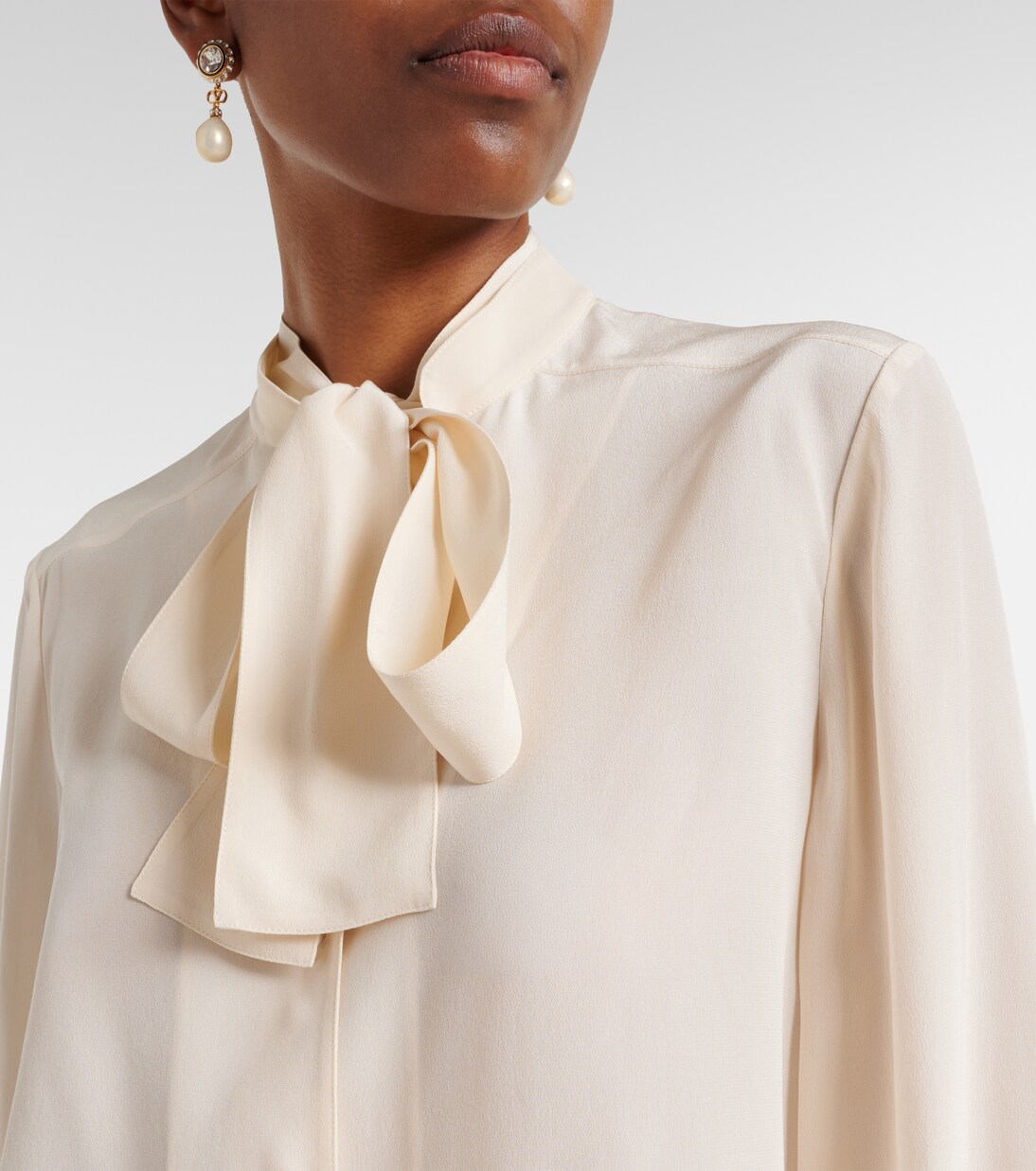 Blusa in crêpe de chine di seta con laccetti | Valentino