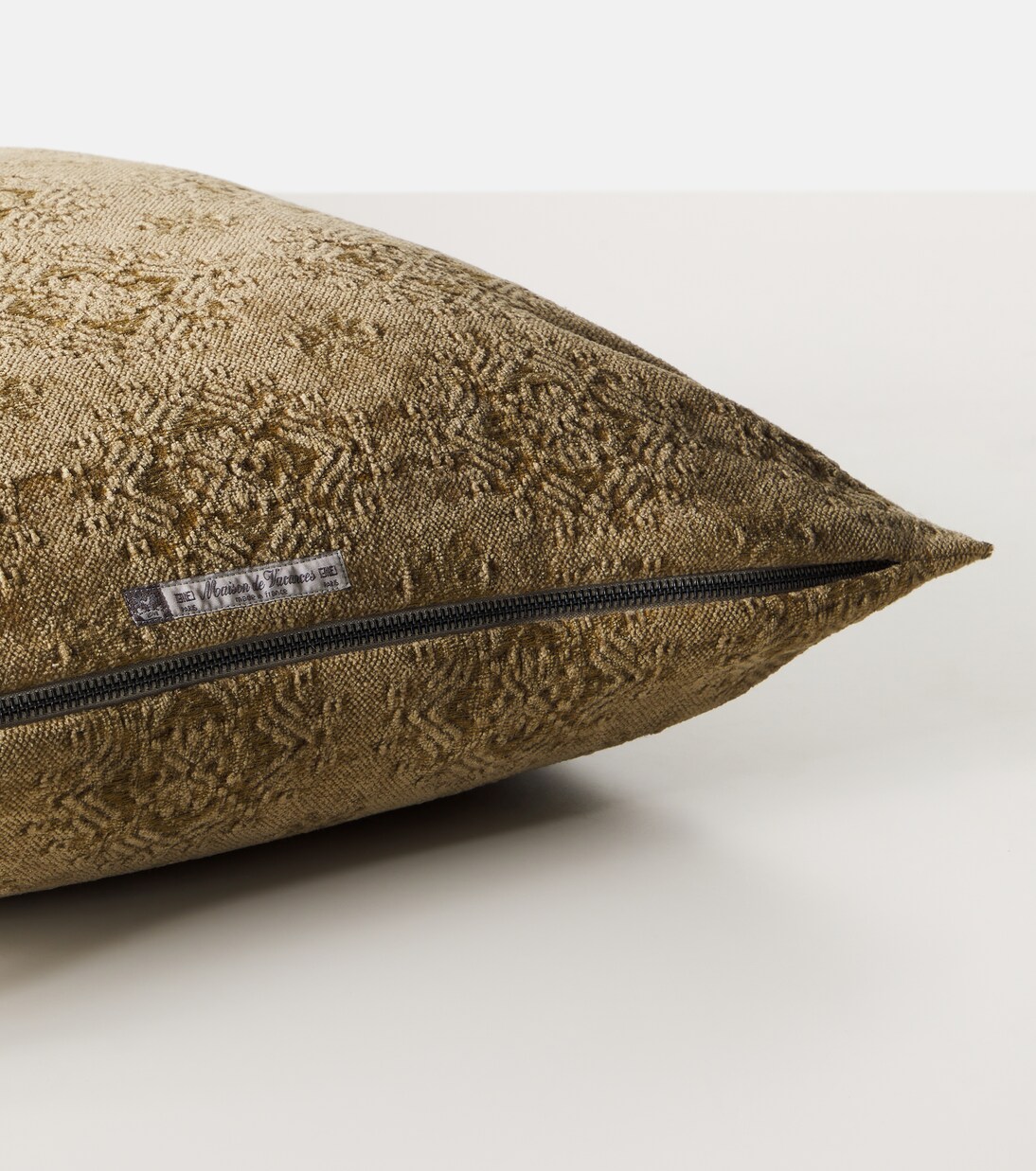 Cotton-blend jacquard cushion | Maison de Vacances
