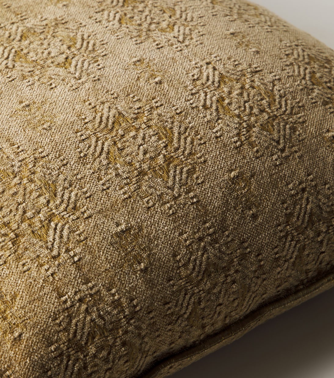 Cotton-blend jacquard cushion | Maison de Vacances