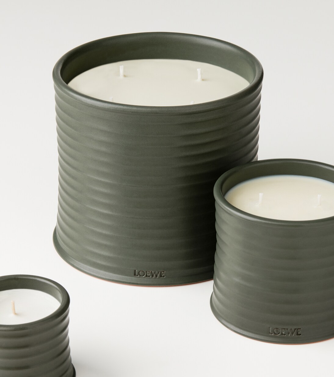 Marihuana Small scented candle | Loewe Home Scents