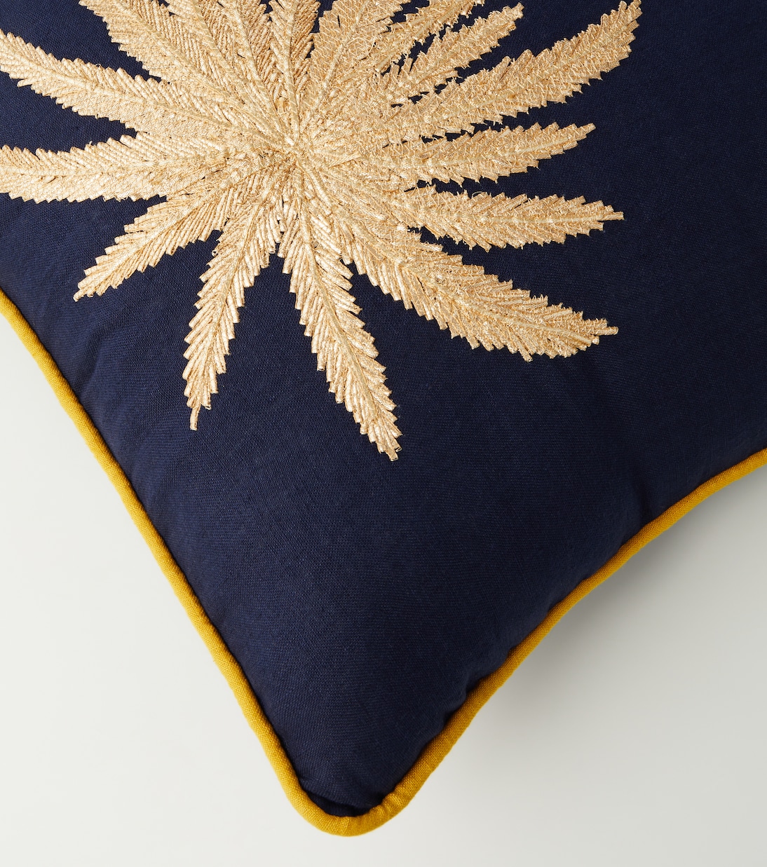 Besticktes Kissen Tropical aus Leinen | Les-Ottomans