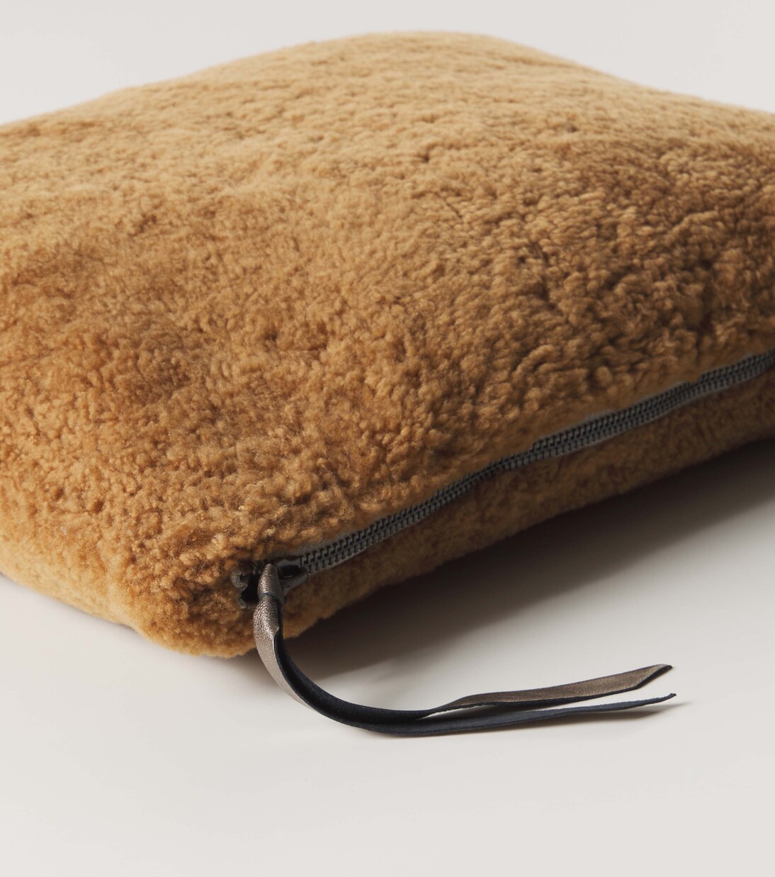 Shearling cushion | Maison de Vacances