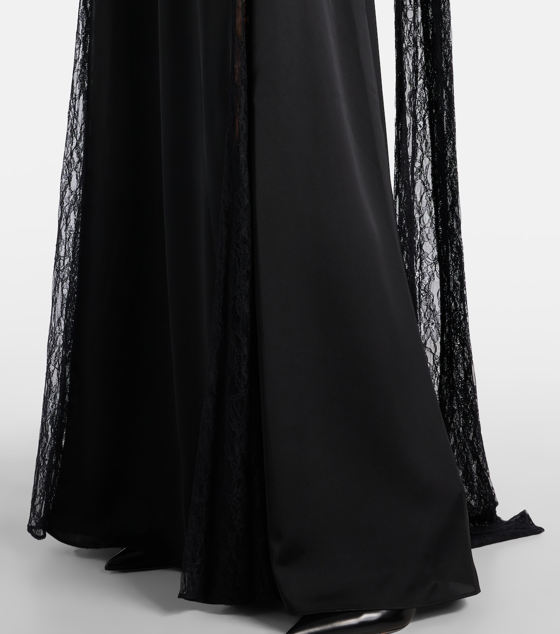 Abito lungo Paige in raso con pizzo | The New Arrivals Ilkyaz Ozel