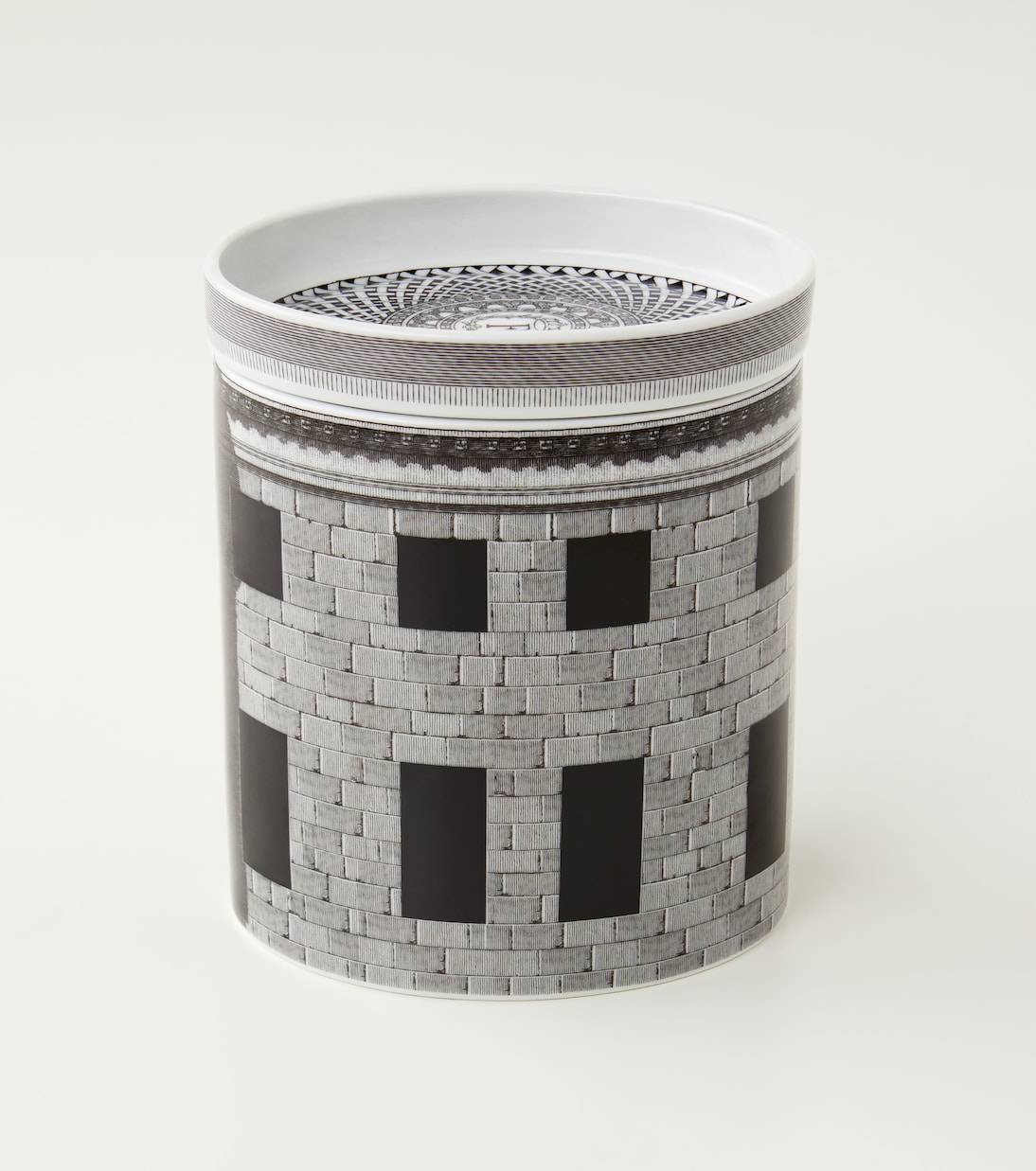 Nel Mentre scented candle | Fornasetti