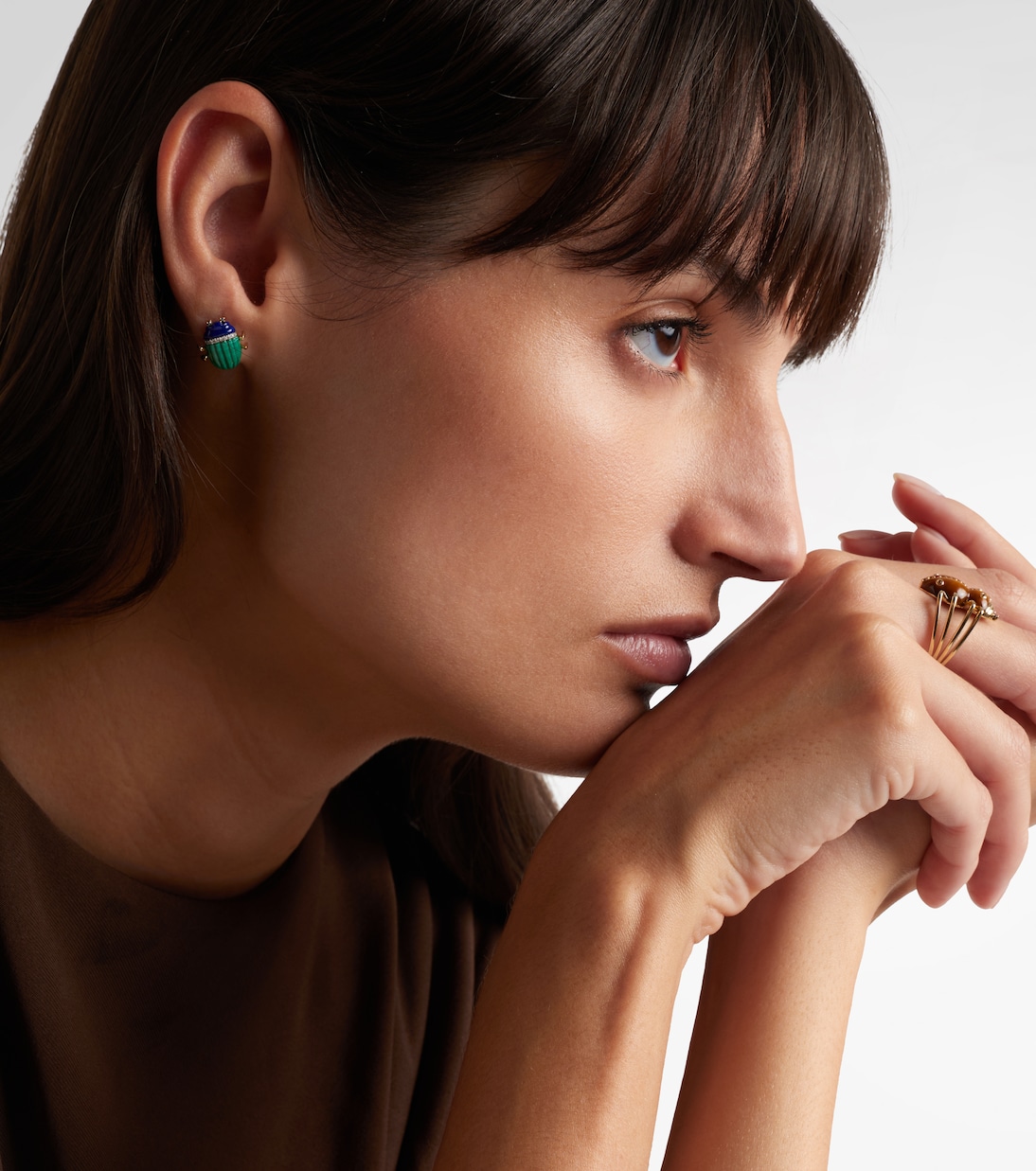 Boucles d’oreilles Scarabée en or 9 ct, malachite, lapis-lazuli et diamants | Yvonne Léon