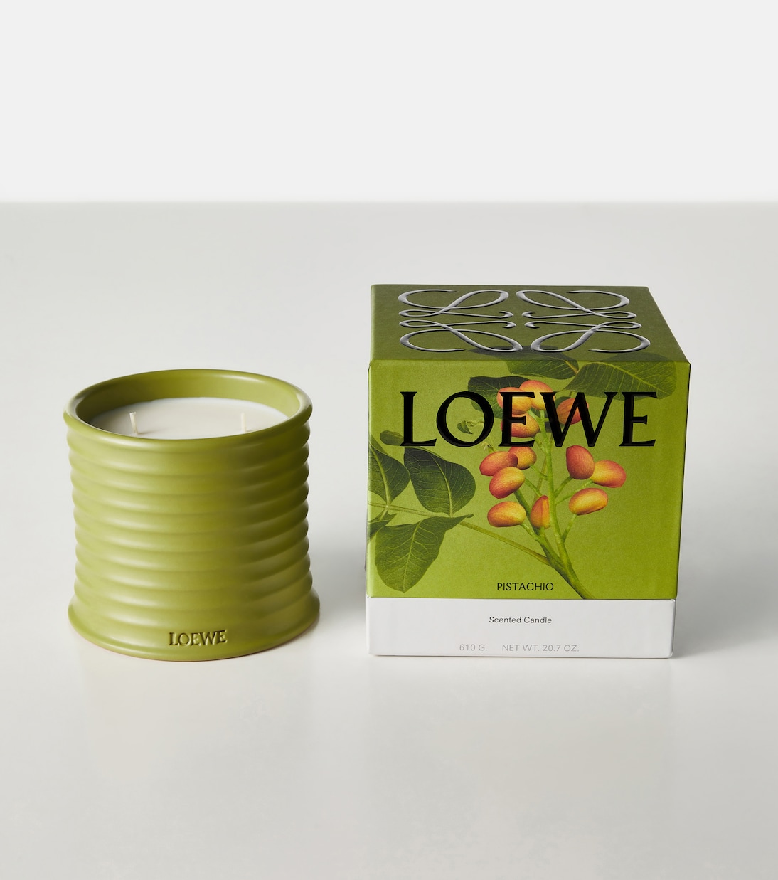 Pistachio Medium scented candle | Loewe Home Scents