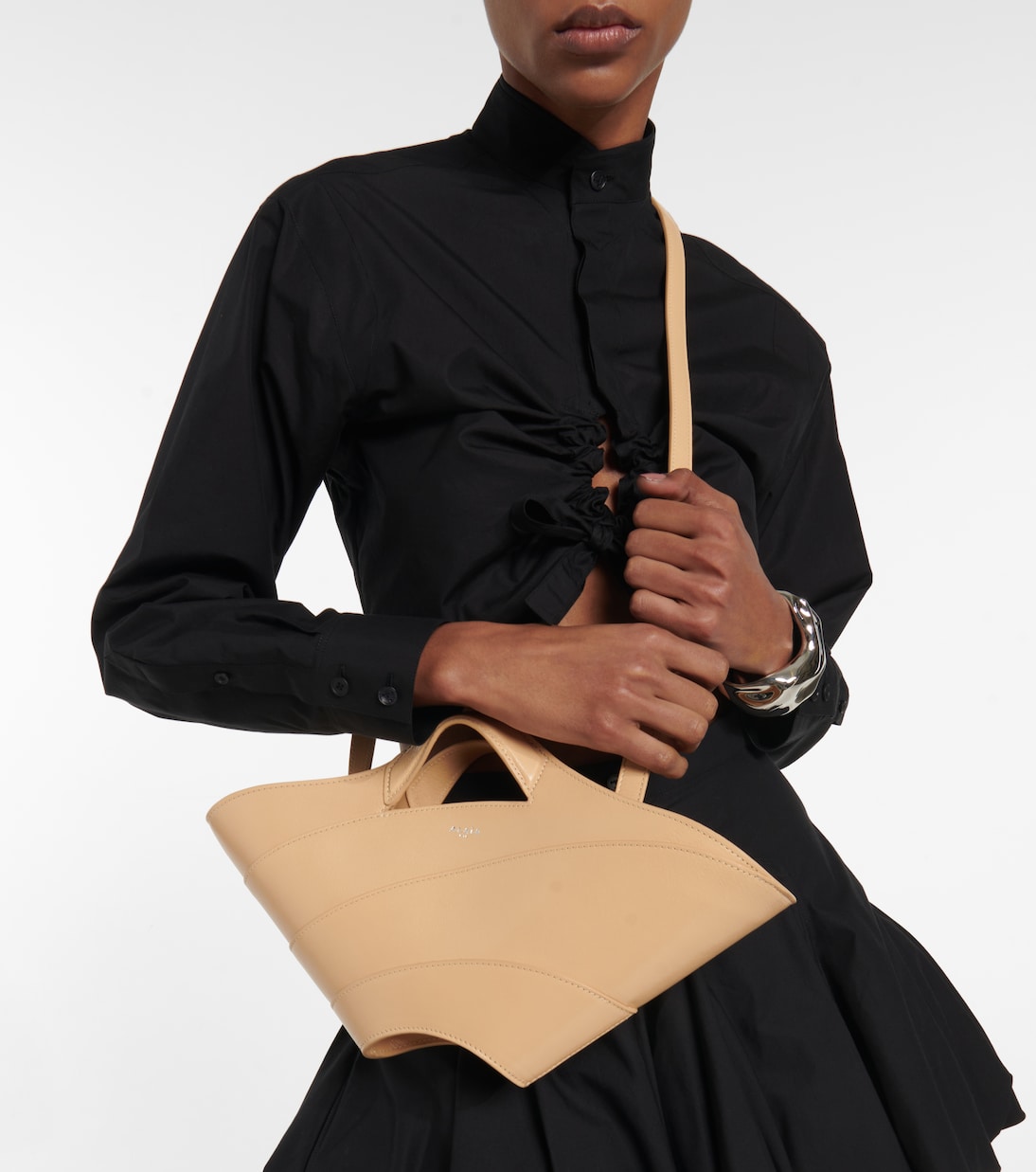 Khaima Small leather tote bag | Alaïa