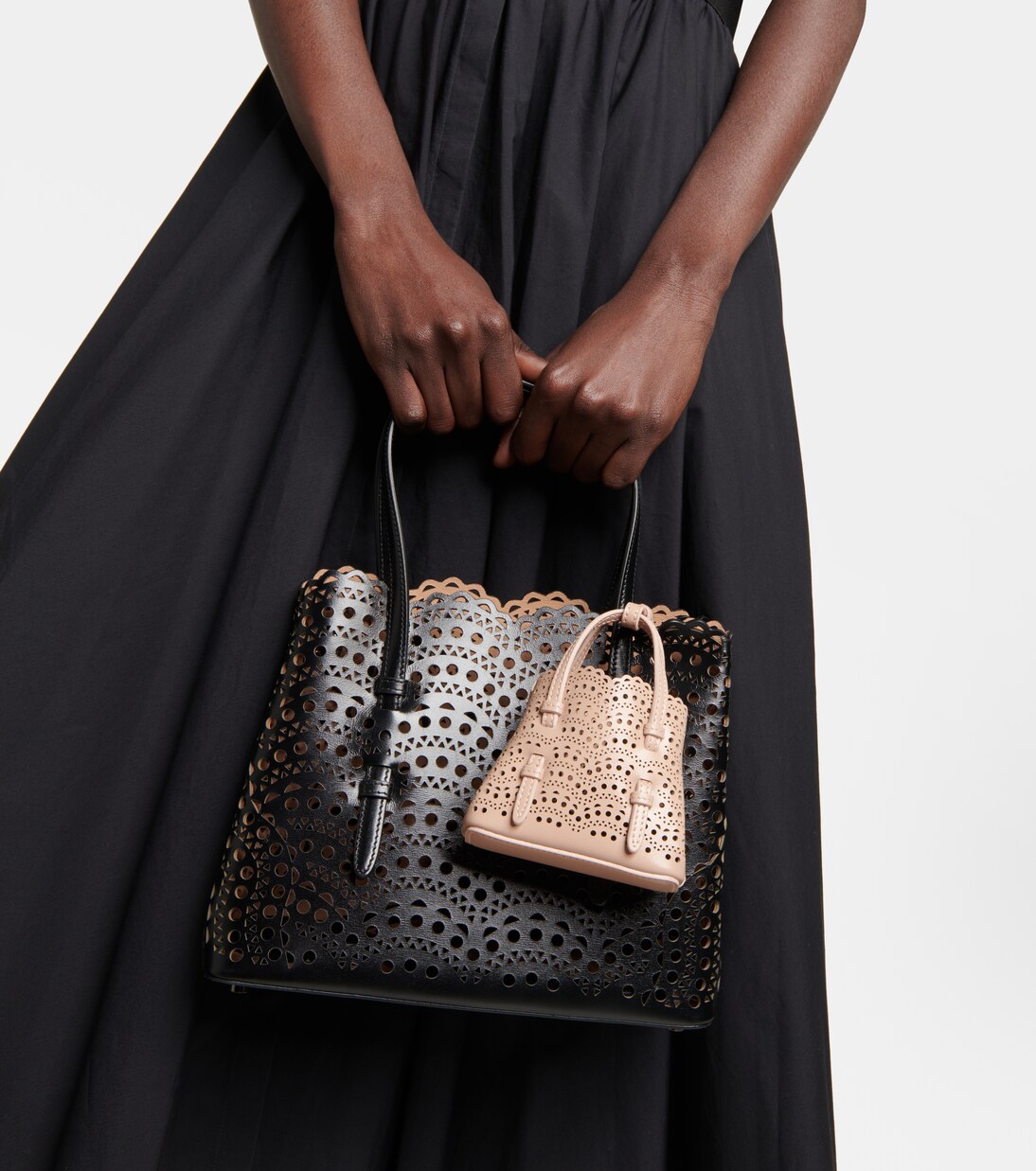 Bolso cruzado Le Mina Mini de piel | Alaïa