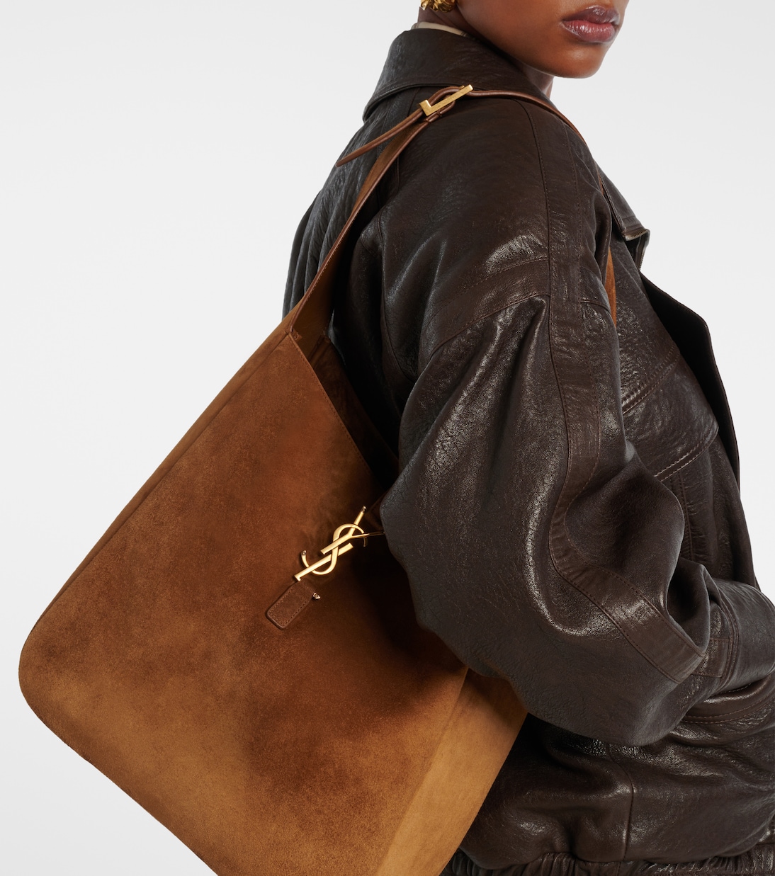 Le 5 à 7 Supple Large suede shoulder bag | Saint Laurent