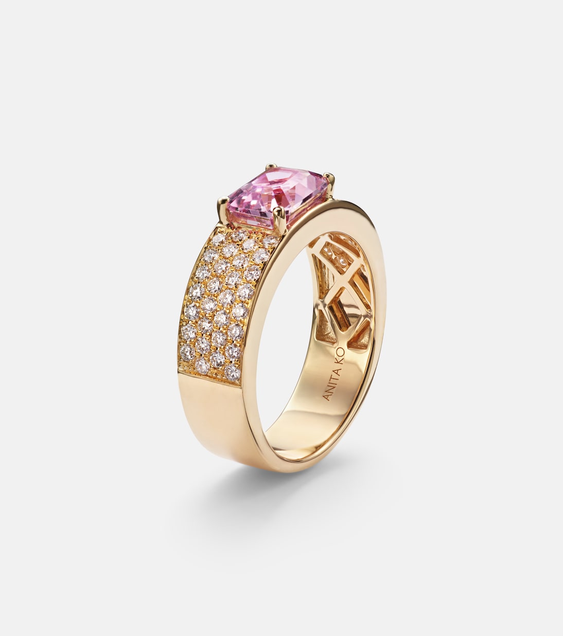 18kt gold ring with sapphire and diamonds | Anita Ko