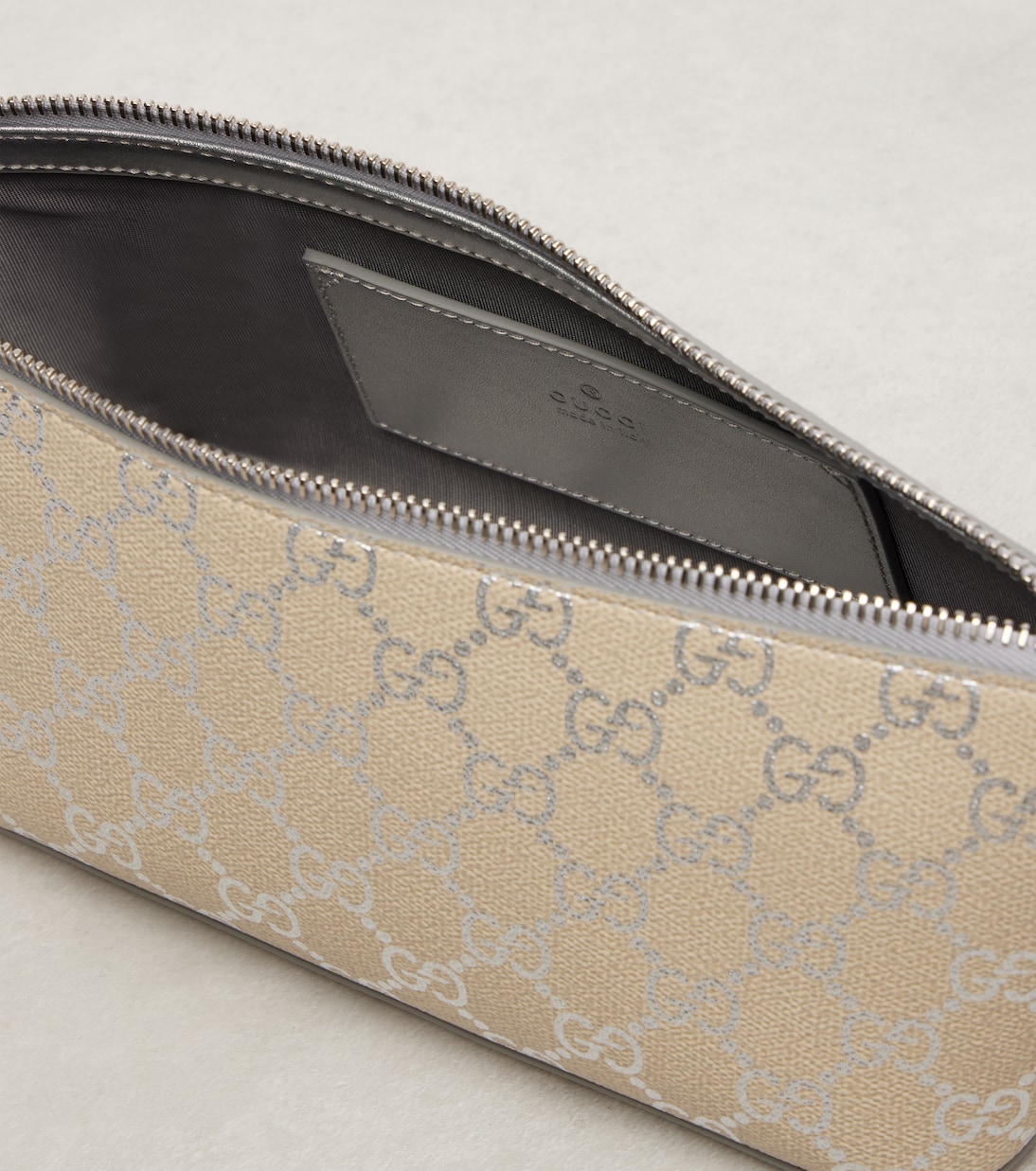 Schultertasche GG Emblem Small | Gucci