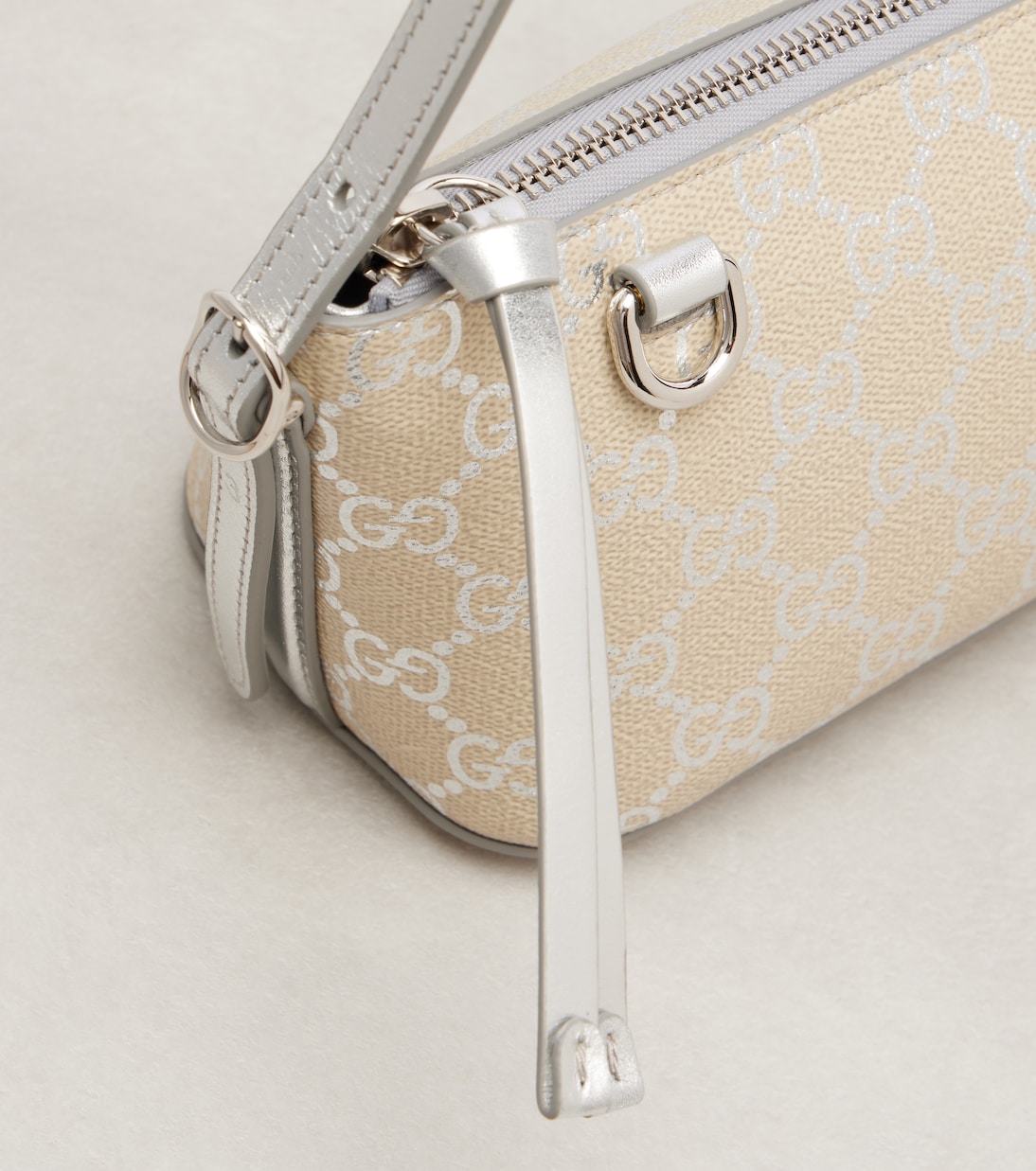 Schultertasche GG Emblem Small | Gucci