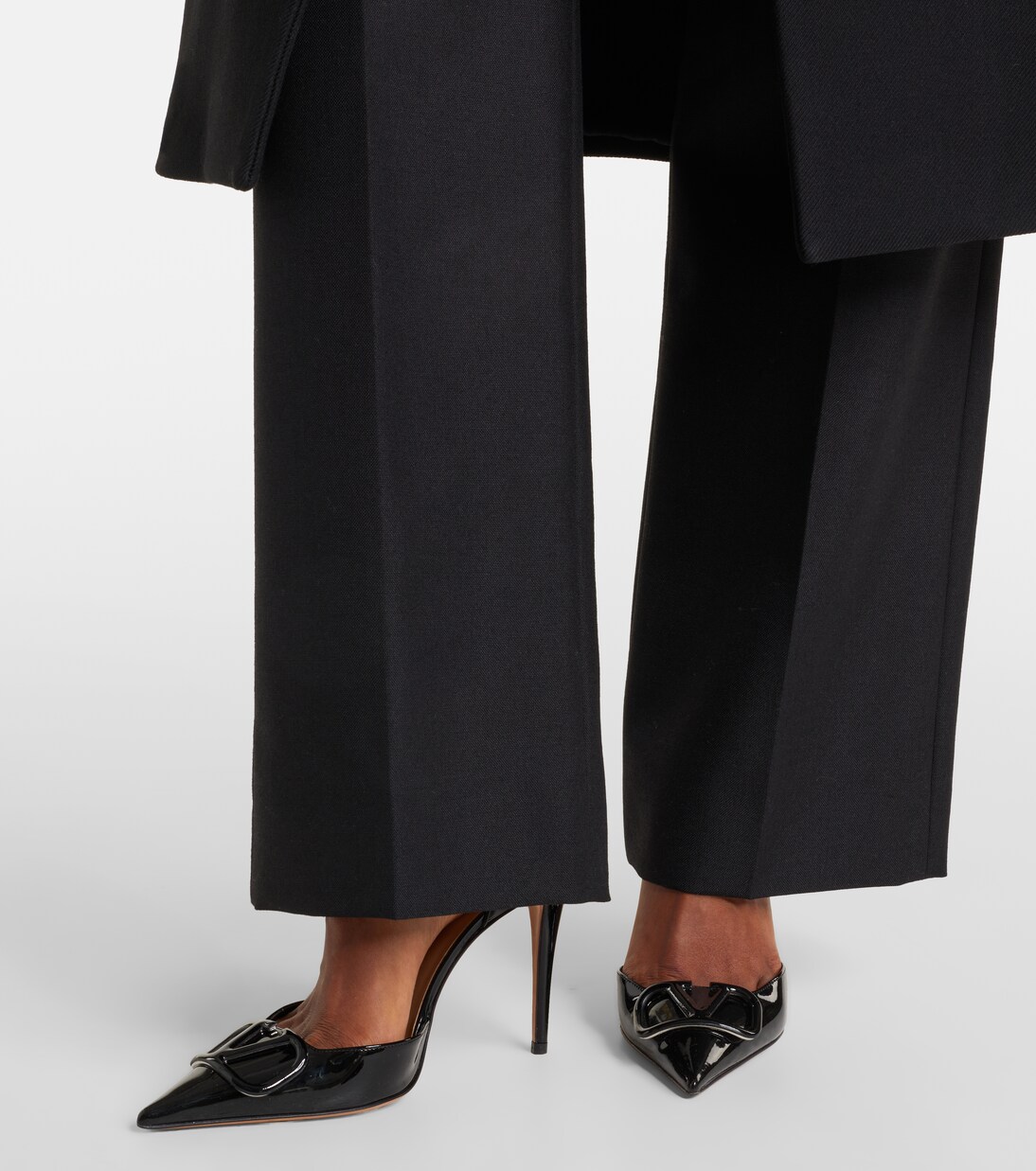 Pumps D'Orsay VLogo 100 aus Lackleder | Valentino Garavani