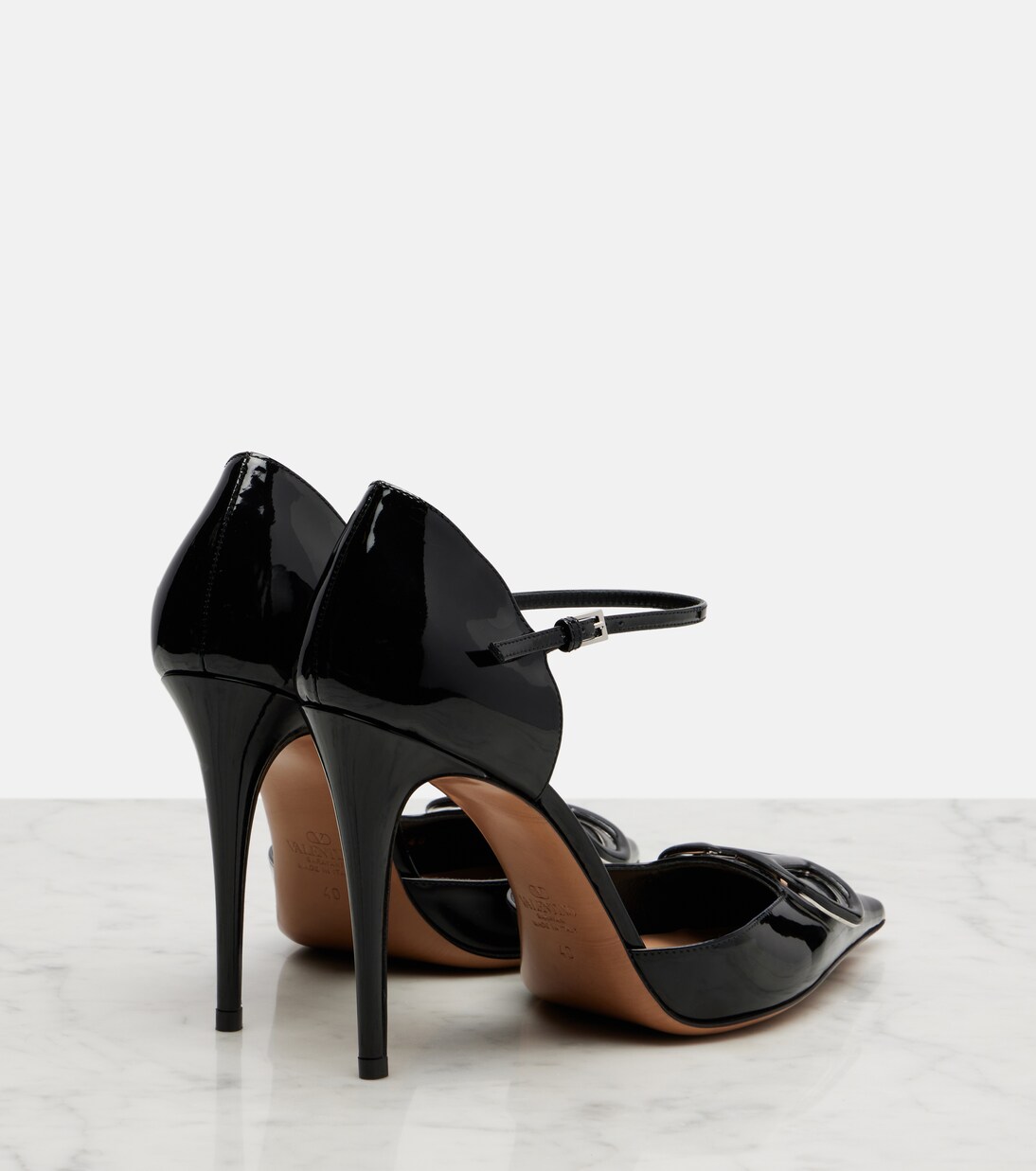 Pumps D'Orsay VLogo 100 aus Lackleder | Valentino Garavani