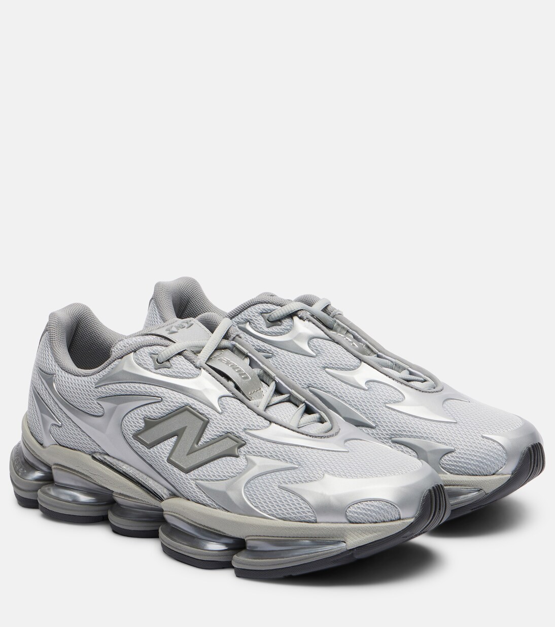 2000 sneakers | New Balance