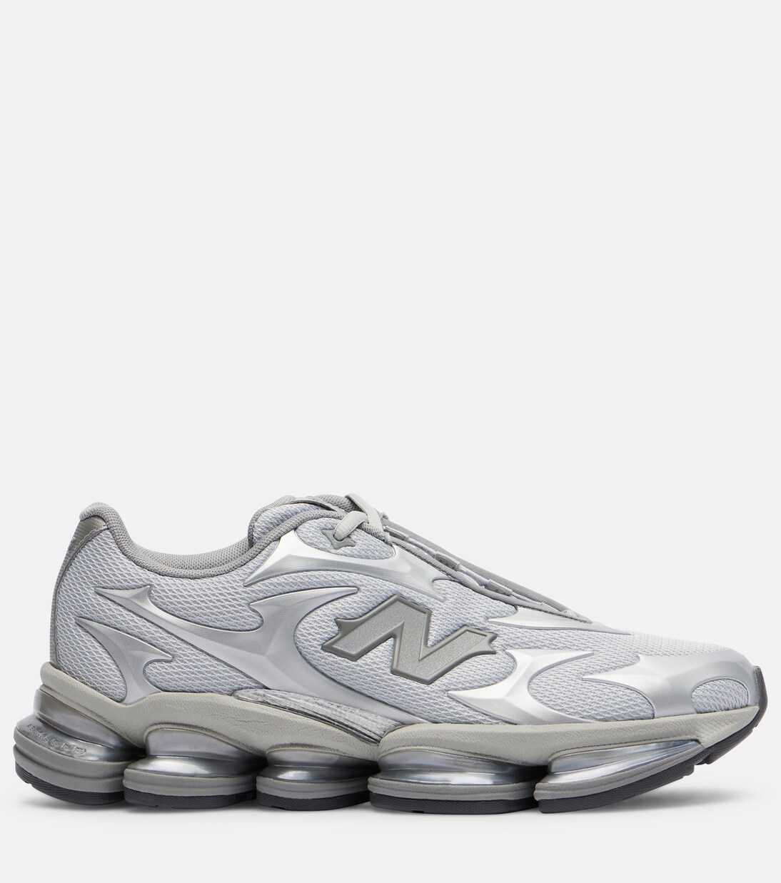 2000 sneakers | New Balance