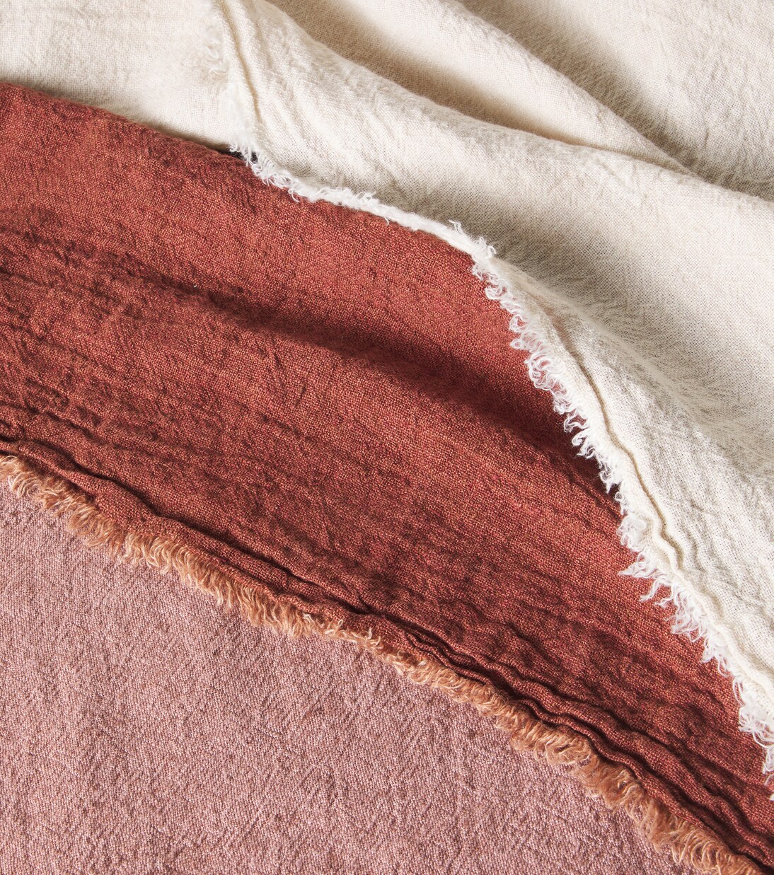 Linen crêpe throw | Maison de Vacances