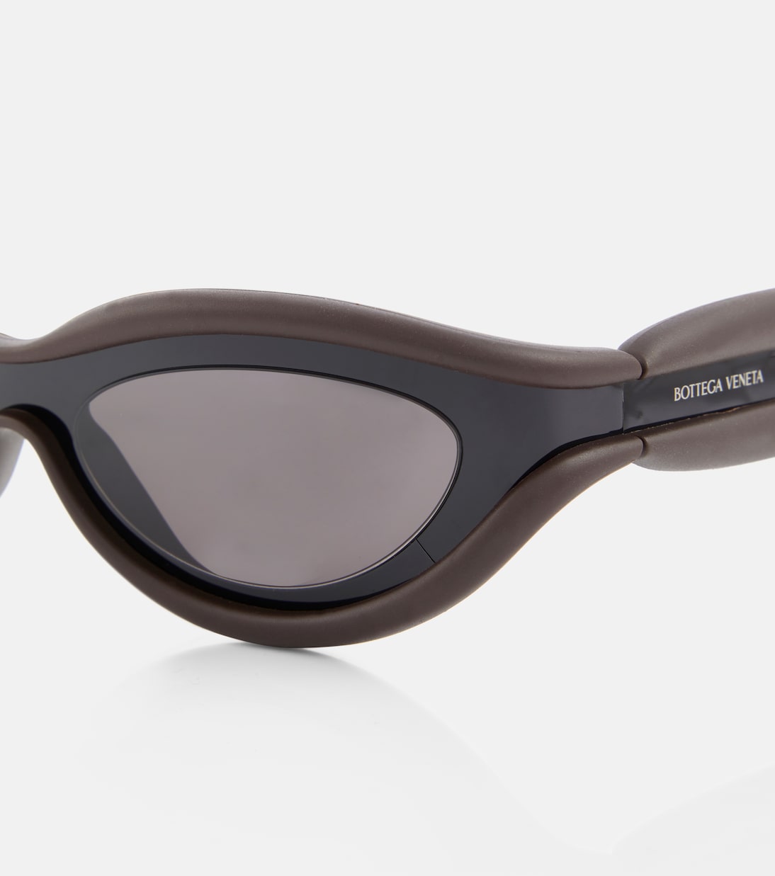 Unapologetic cat-eye sunglasses | Bottega Veneta