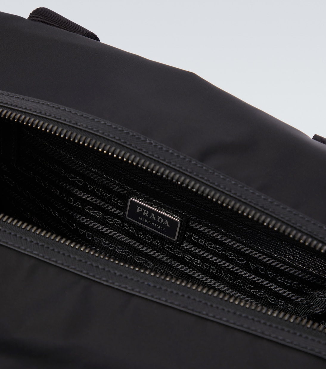 Weekender aus Re-Nylon mit Lederbesatz | Prada