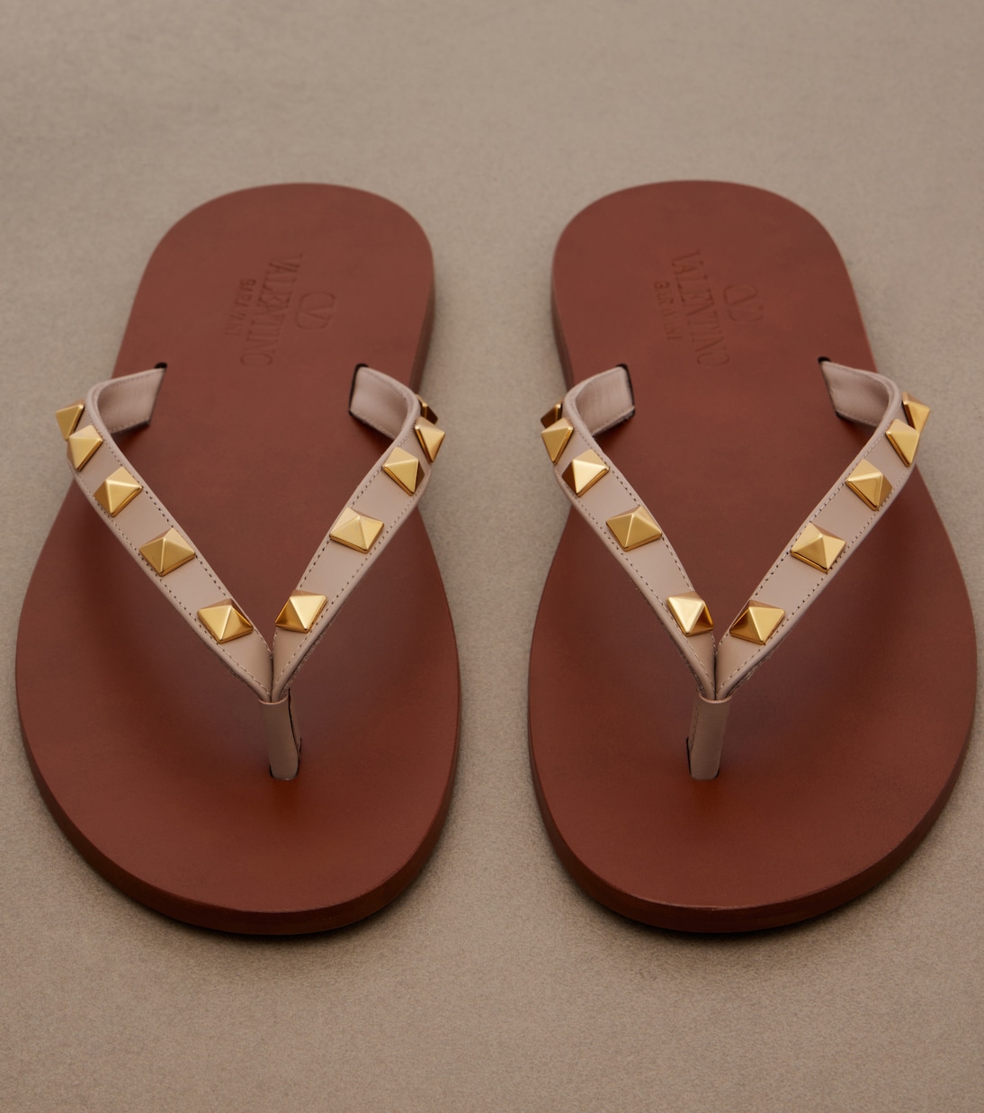Rockstud leather thong sandals | Valentino Garavani