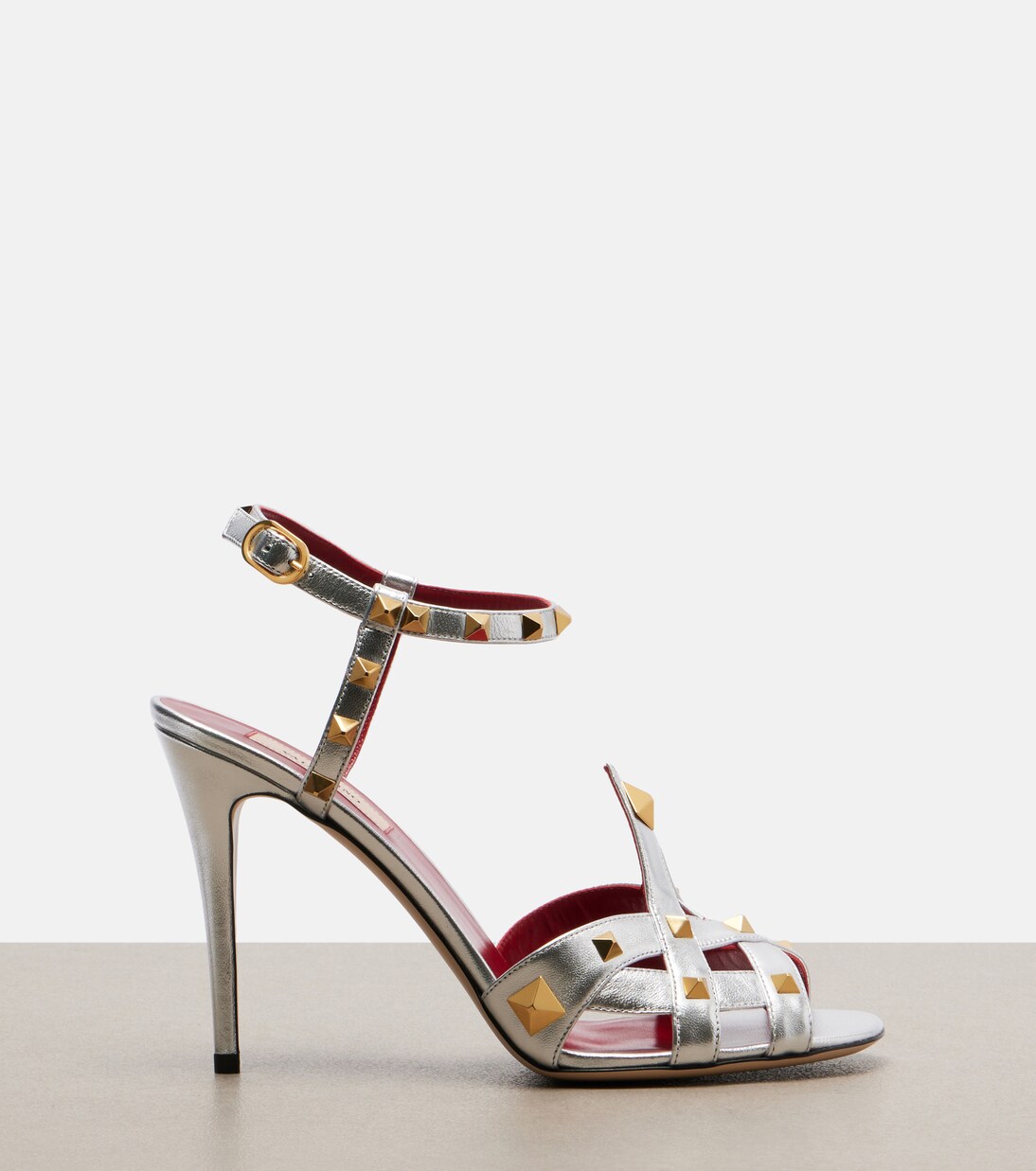 Sandalen Rockstud aus Metallic-Leder | Valentino Garavani