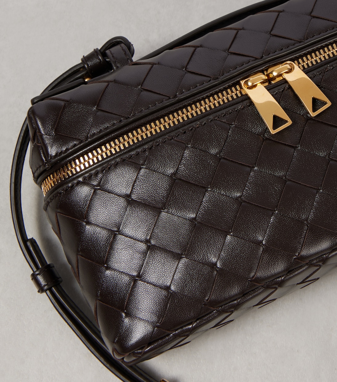 Bang Bang Intrecciato leather vanity bag | Bottega Veneta