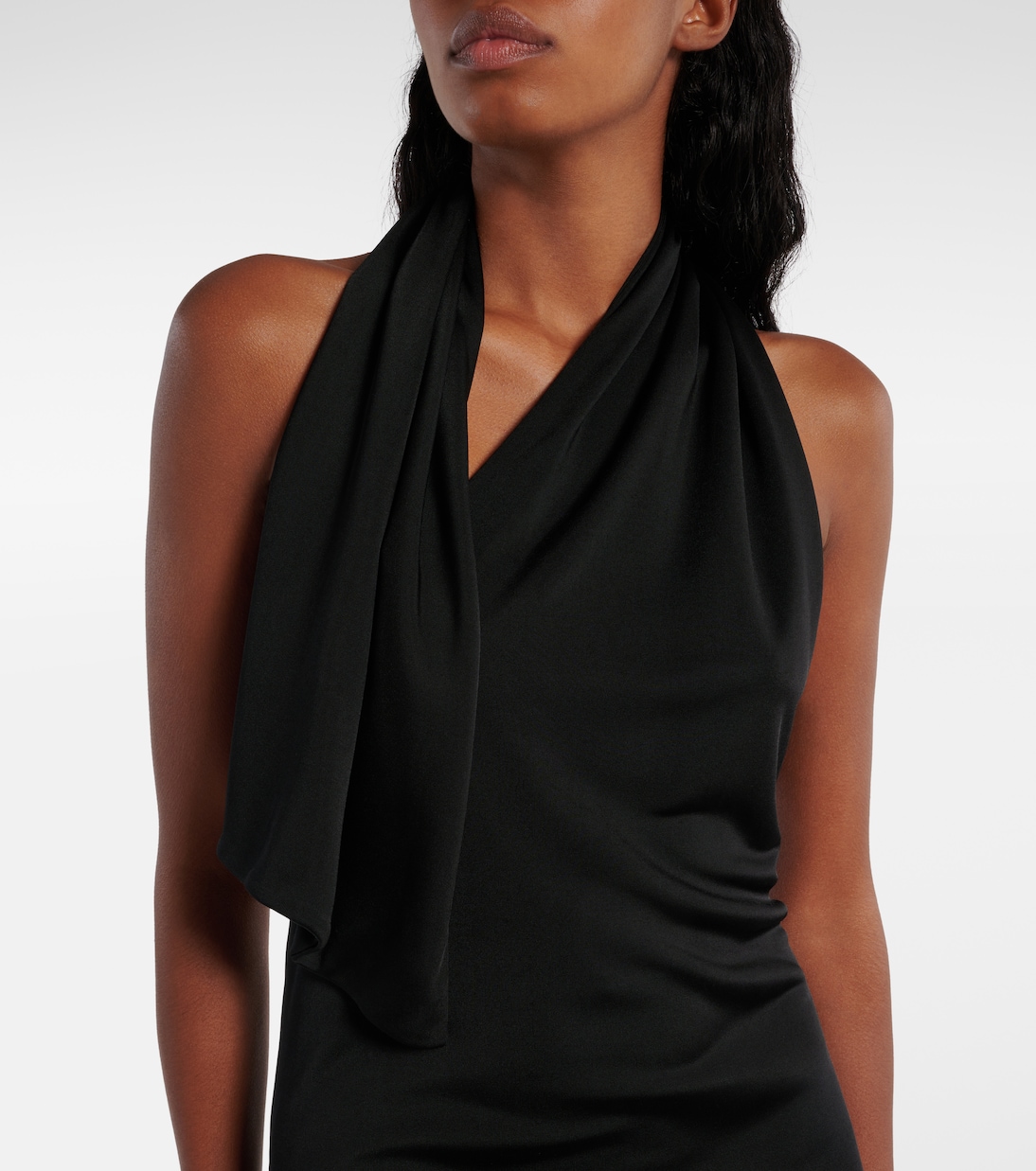 فستان سهرة من الجيرسيه الدرابيه Roza | Khaite