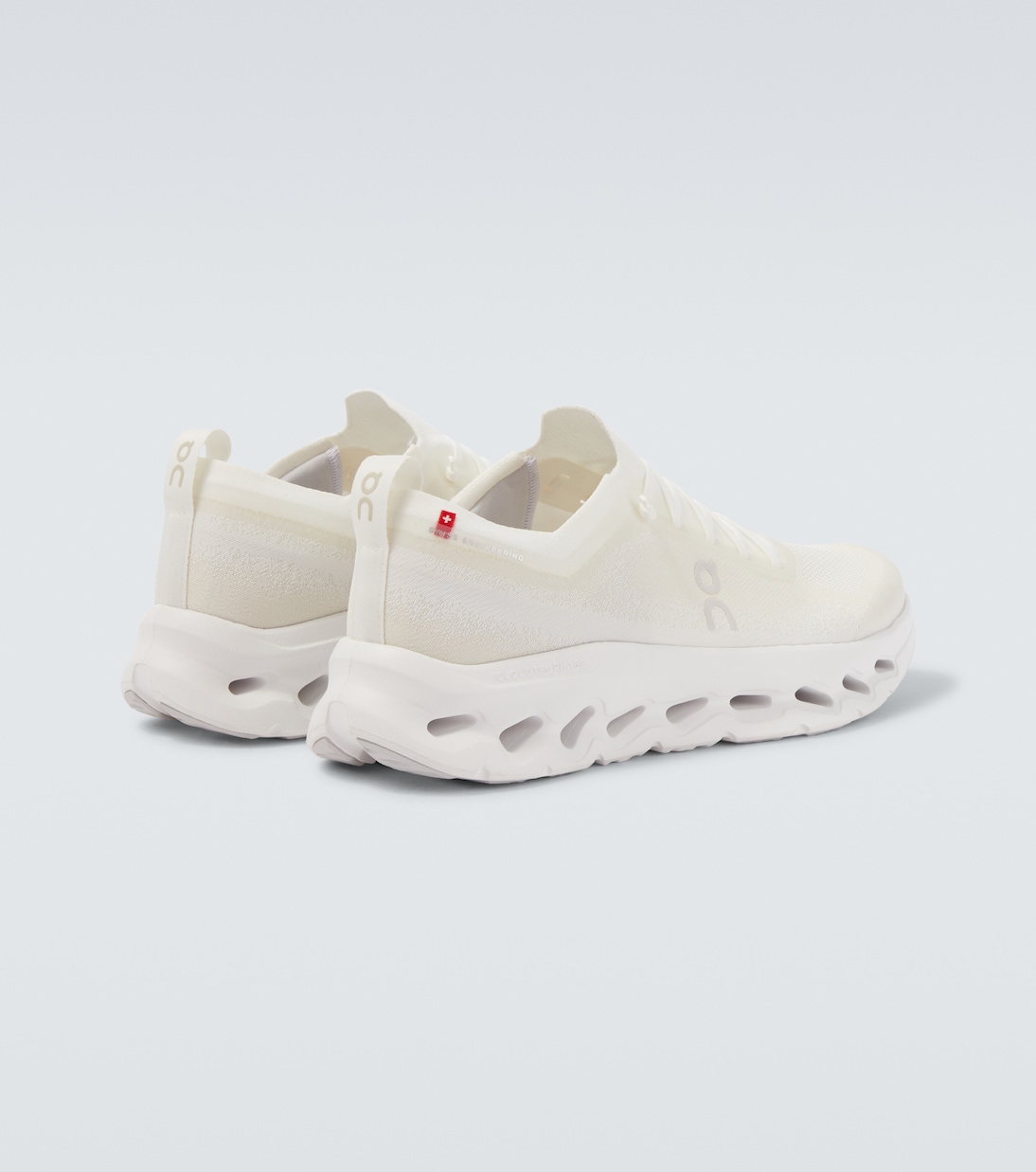 Cloudtilt Moon running shoes | On