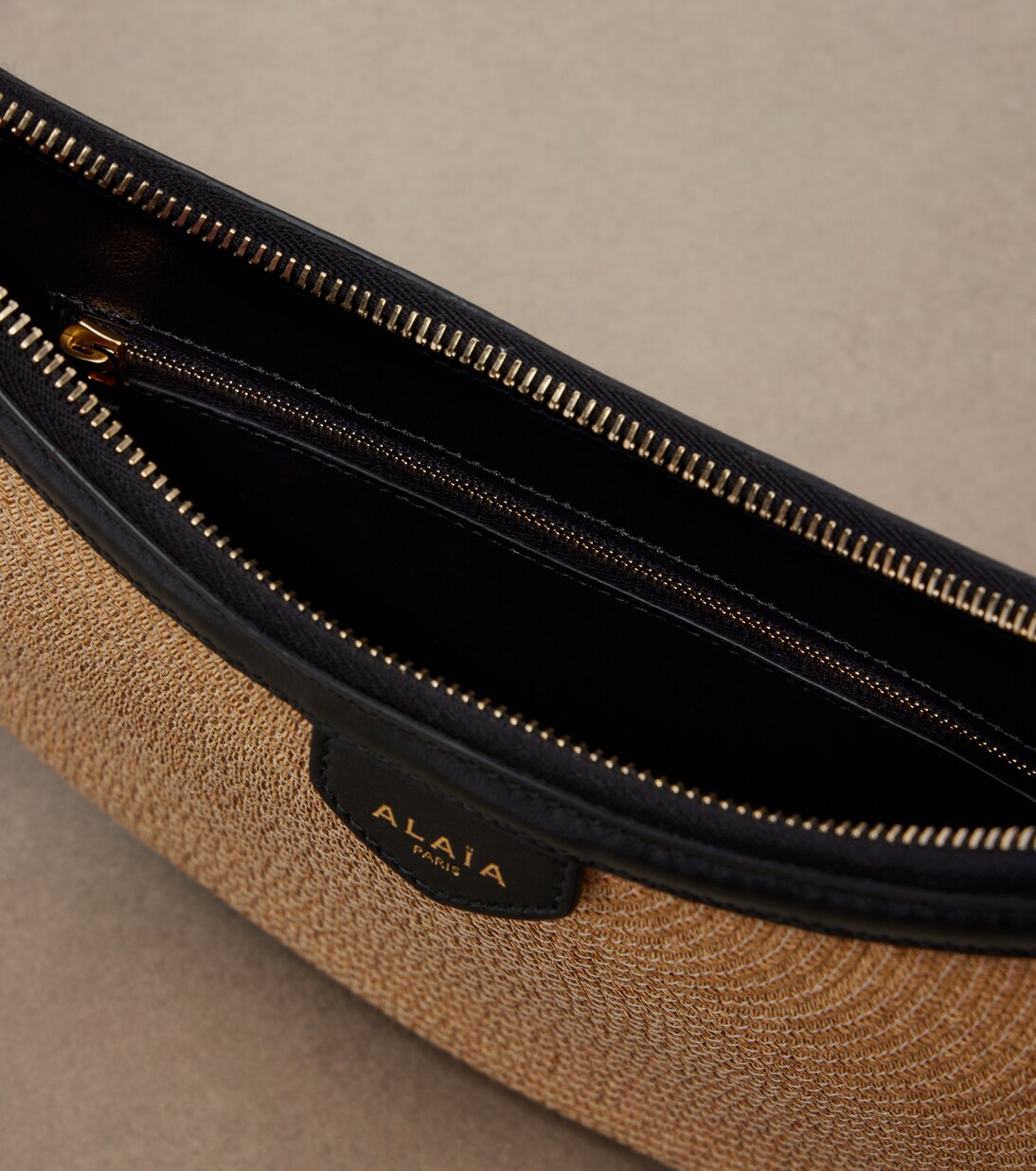 Schultertasche One Piece Demi Lune Small | Alaïa