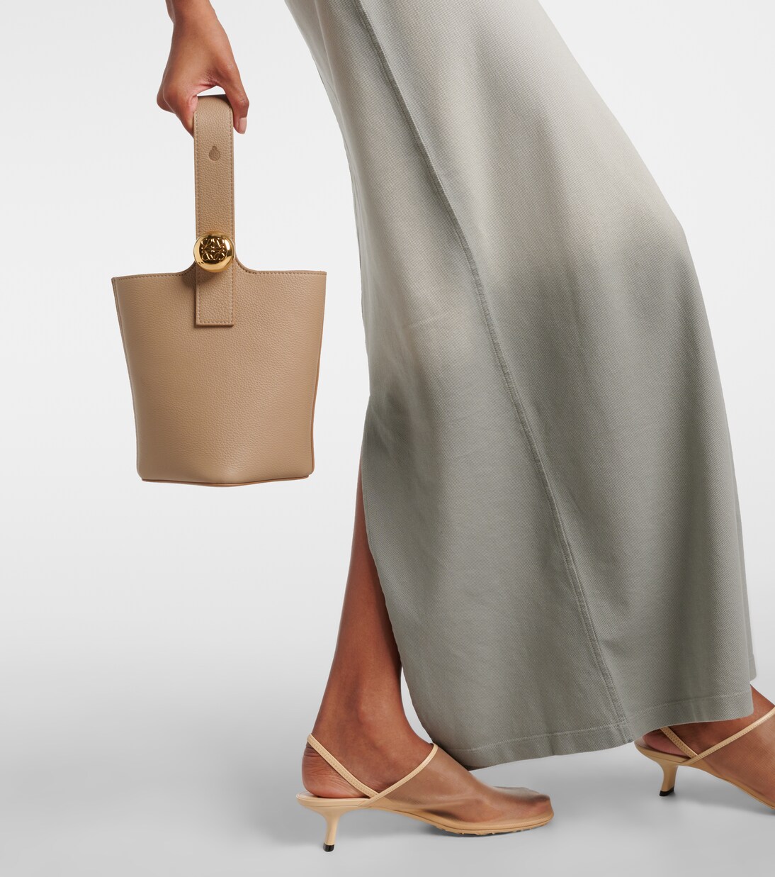 Pebble 미니 레더 버킷 백 | Loewe