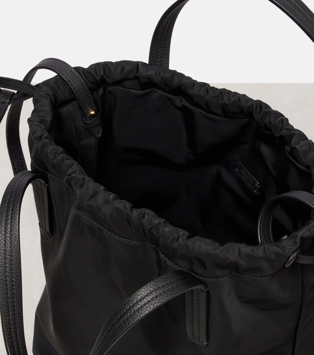 Bolso saco Rory Medium con piel | Khaite