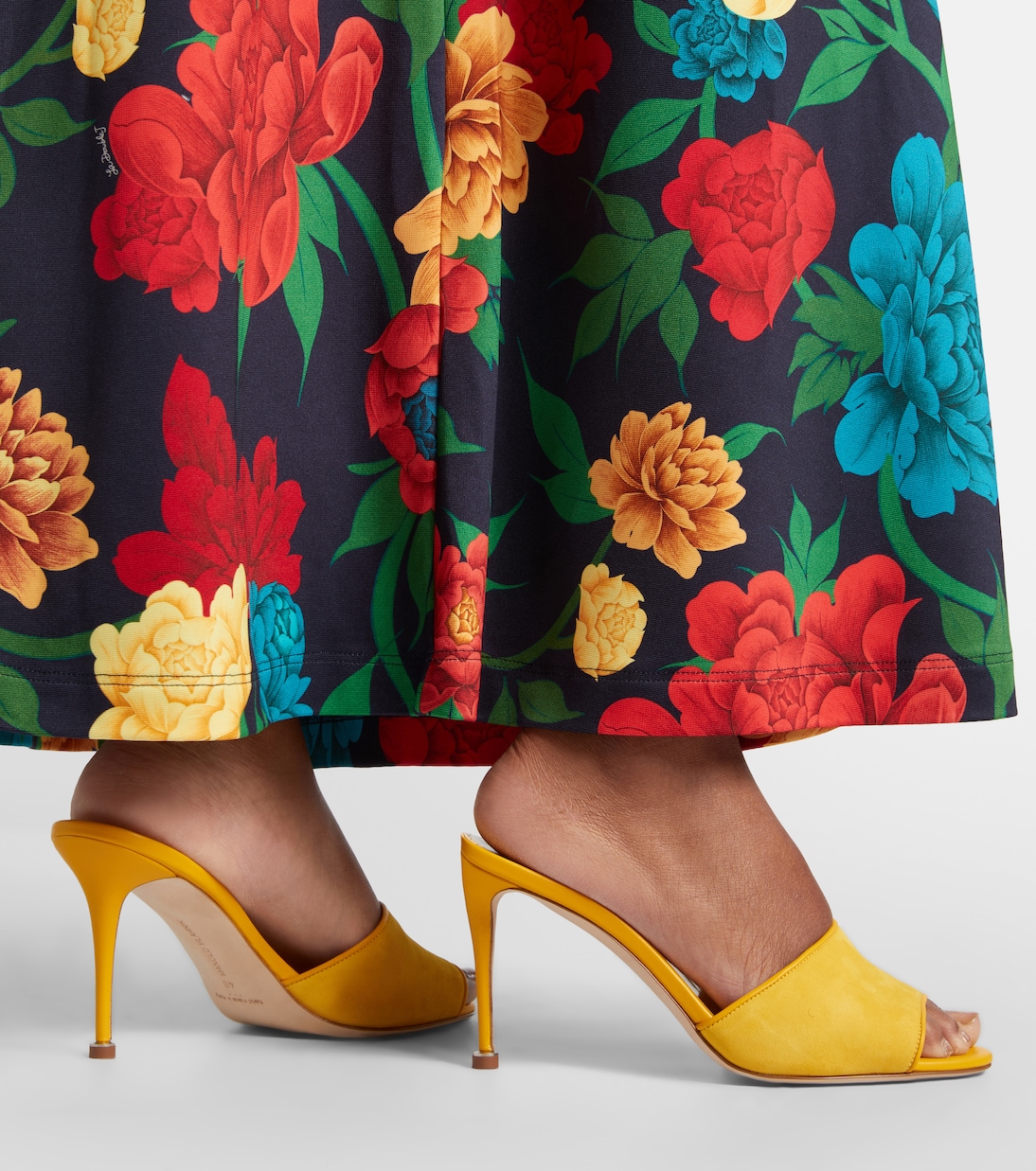 Mules Larache 90 en daim | Manolo Blahnik