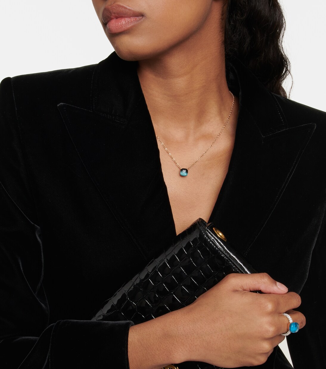 Nudo 18kt gold necklace with topaz | Pomellato