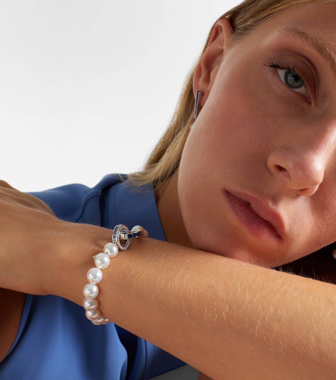 Bracelet en or 18 blanc ct, saphirs et perles | Mikimoto