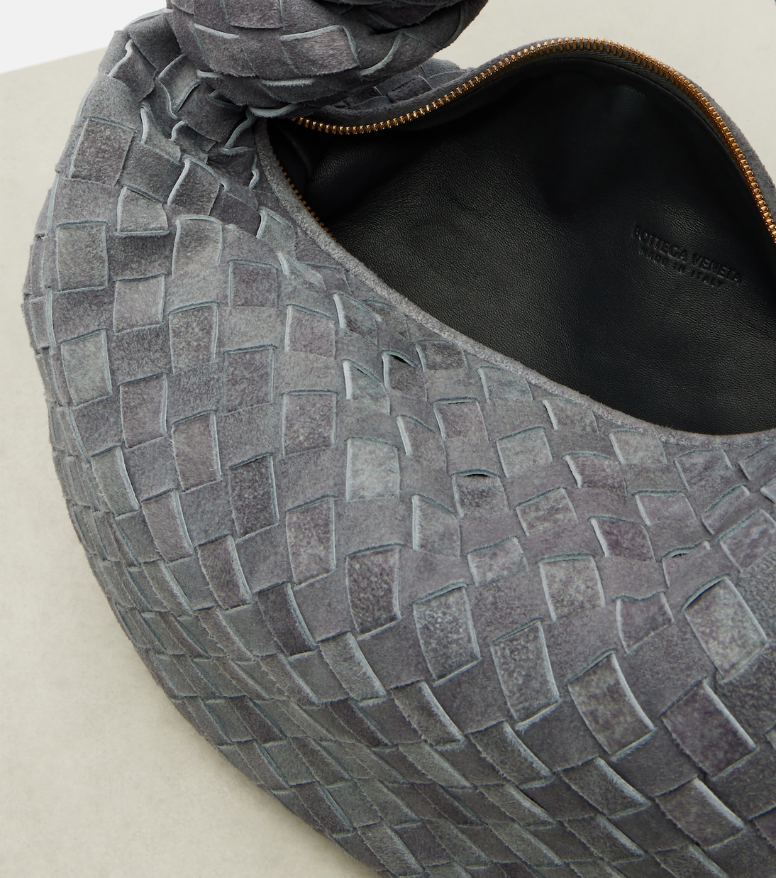 Tote Bag Jodie Medium aus Veloursleder | Bottega Veneta